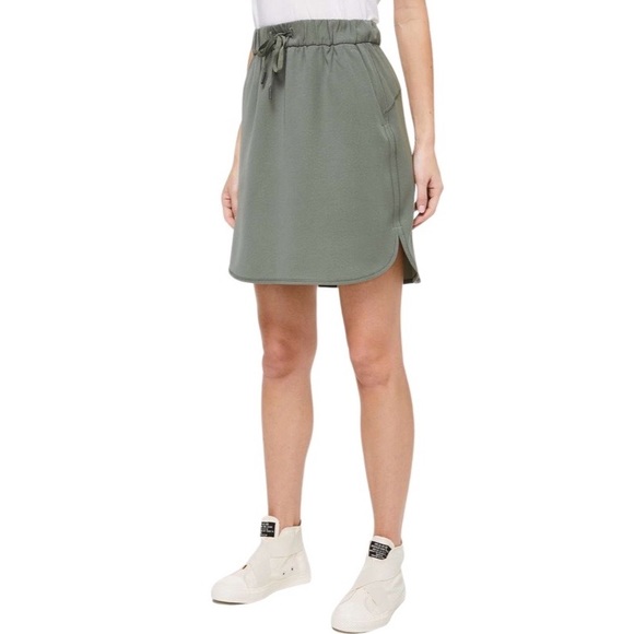 Lululemon Grey Sage On The Fly Skirt *Woven sz 2 EUC Army Olive Green - Picture 4 of 11